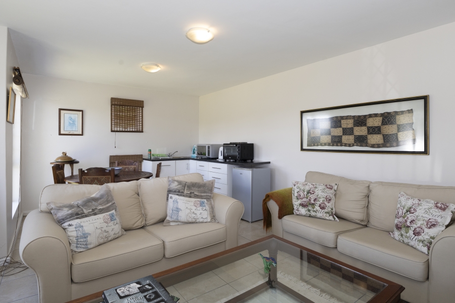 5 Bedroom Property for Sale in Kleinemonde Eastern Cape